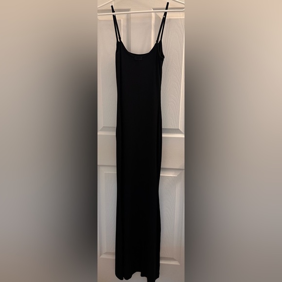 Skims Soft Lounge Long Slip Dress in Onyx size Small - Picture 4 of 11